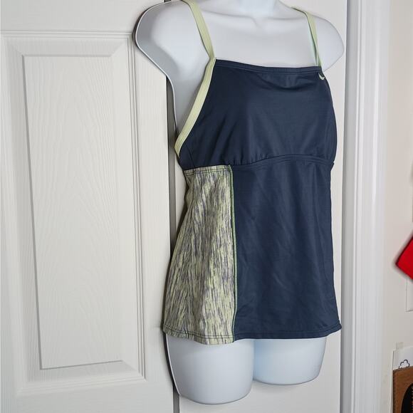 Nike Athletic Dri-Fit Crossback Top Size Medium - Picture 4 of 5